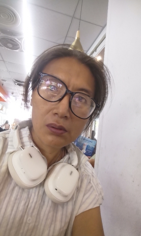 冬天的蔷薇的第三张照片--洛阳相亲服务中心