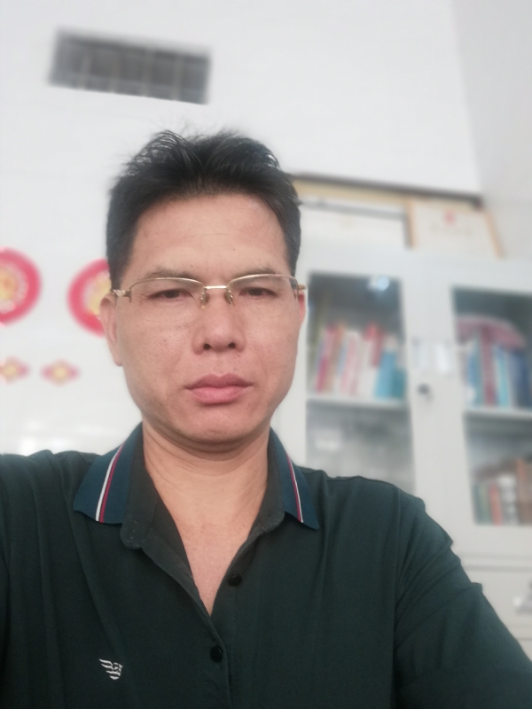 后视镜的第一张照片--洛阳相亲服务中心