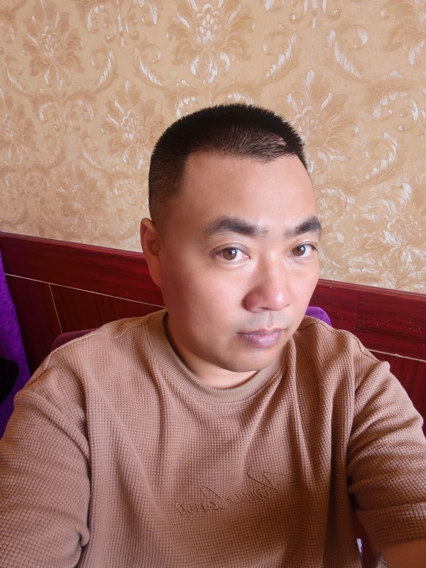 擦亮眼睛向前看的第一张照片--洛阳相亲服务中心