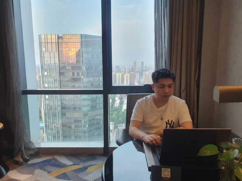 ying的第一张照片--洛阳相亲服务中心