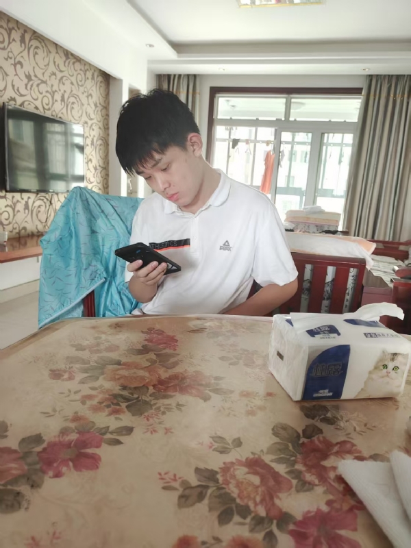 铁在烧的第一张照片--洛阳相亲服务中心