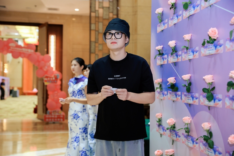 被驯服的象的第一张照片--洛阳相亲服务中心