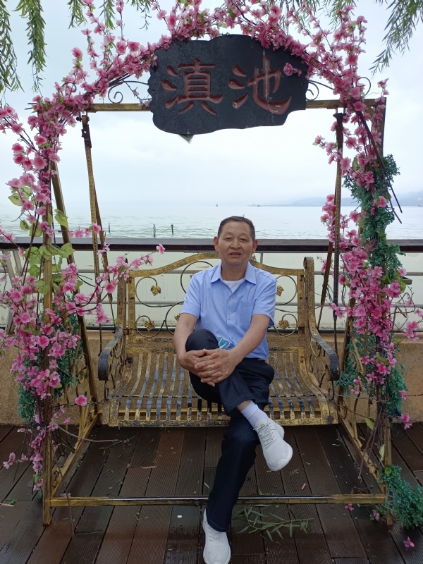 奋斗的第一张照片--洛阳相亲服务中心