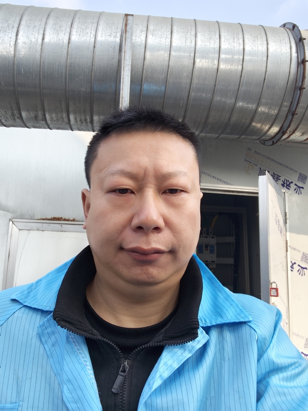 太阳迷眼的第一张照片--洛阳相亲服务中心