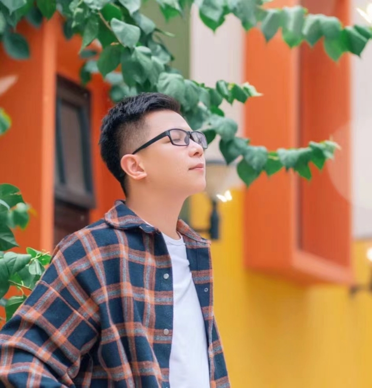 版本之子的第一张照片--洛阳相亲服务中心