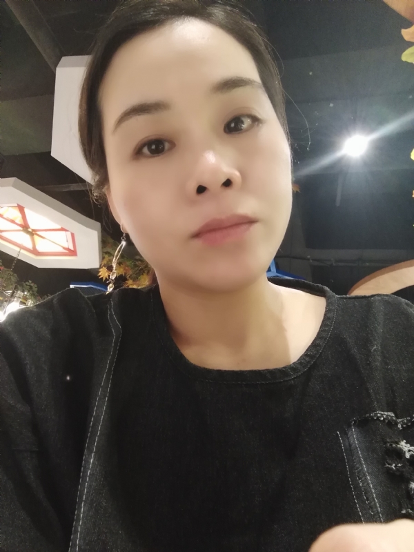 喜欢黑巧的第一张照片--洛阳相亲服务中心